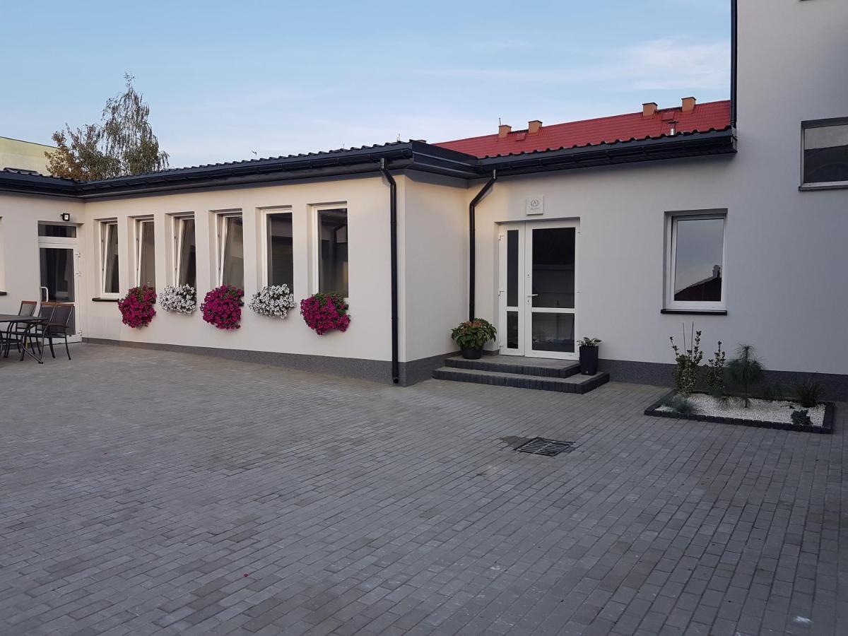 Arkadia Hostel Mlawa Buitenkant foto